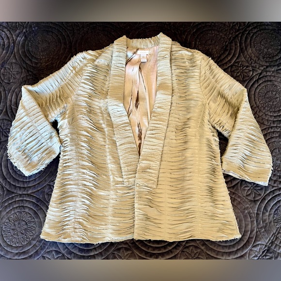 Silver / Champagne Metallic Textured “Ruffle” 3/4 Sleeve Blazer - Picture 1 of 9